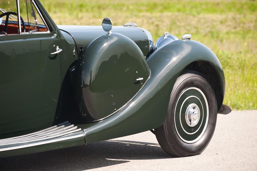 Детали экстерьера Lagonda LG6 Drophead Coupe 1938 года  (фото 3 из 21)